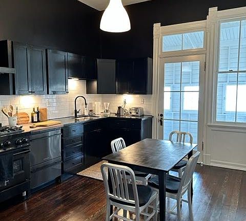 2nd image of 824 22nd St