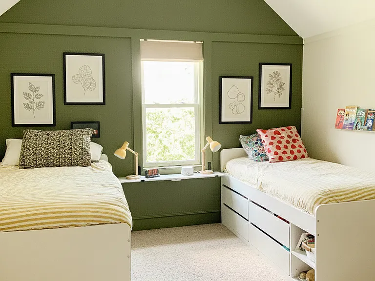 2nd Bedroom with 2 twin storage beds.