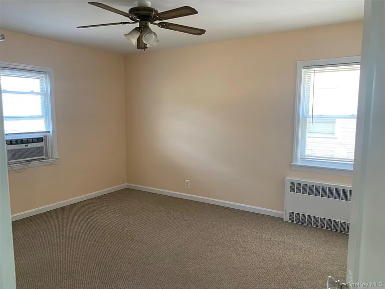 431 E Chester St — Photo 18