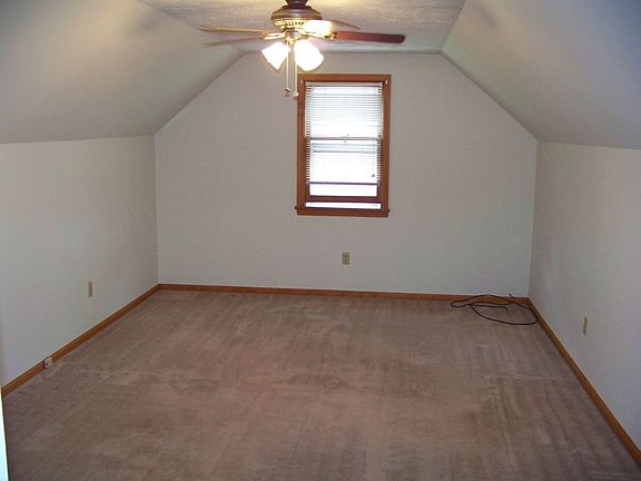 5th image of 16083 Bardbury Ave