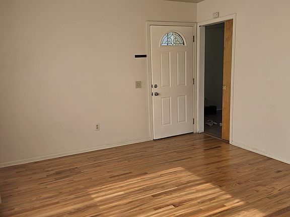 2nd image of 1844 1/2 S Chapel Ave