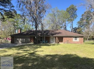 411 Woodland Dr, Hinesville, GA 31313