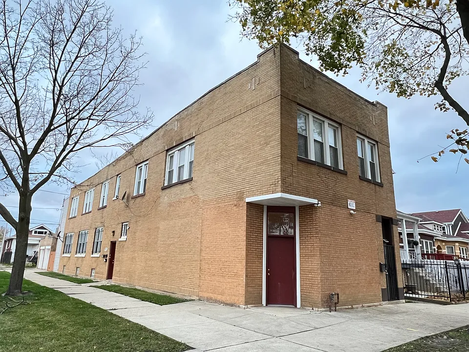 8856 S Lowe Ave #2R