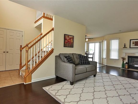 4th image of 99 Doncaster Trl