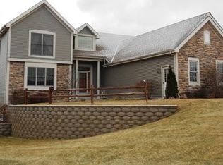 N5174 Union Hill Rd, Oconomowoc, WI 53066