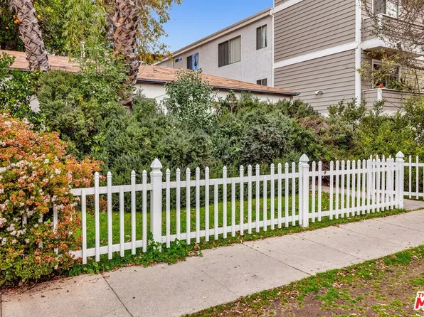 14461 Dickens St, Sherman Oaks, CA 91423