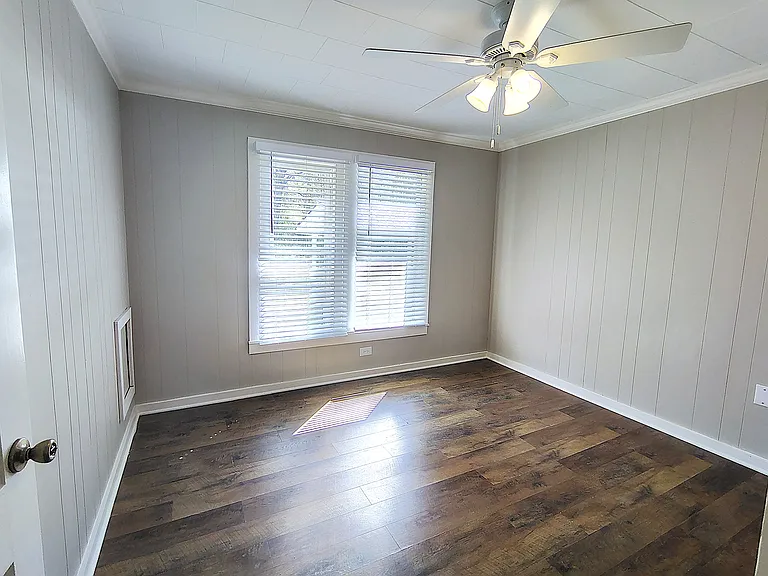65 Rock Hill Rd — Photo 11