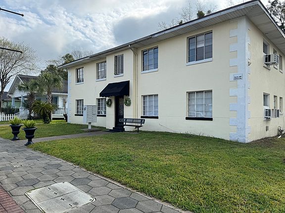 2nd image of 2788 Park St #8