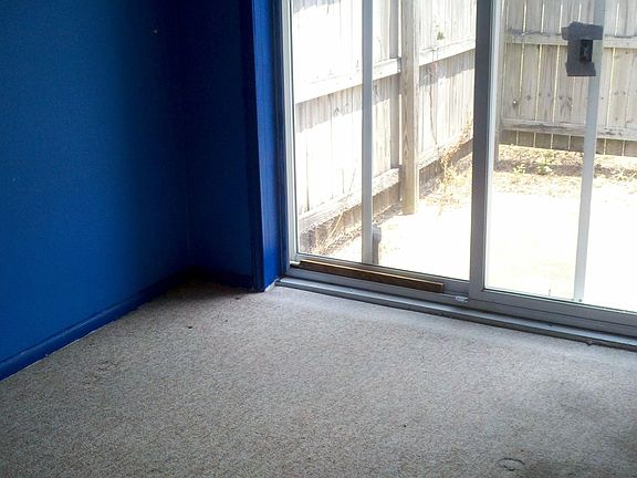4th image of 4501 Versailles Dr