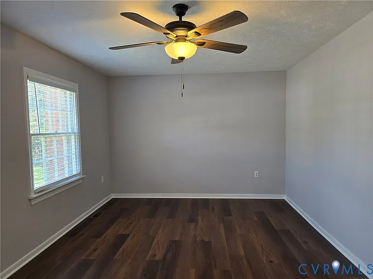 419 Airycrest Dr — Photo 24