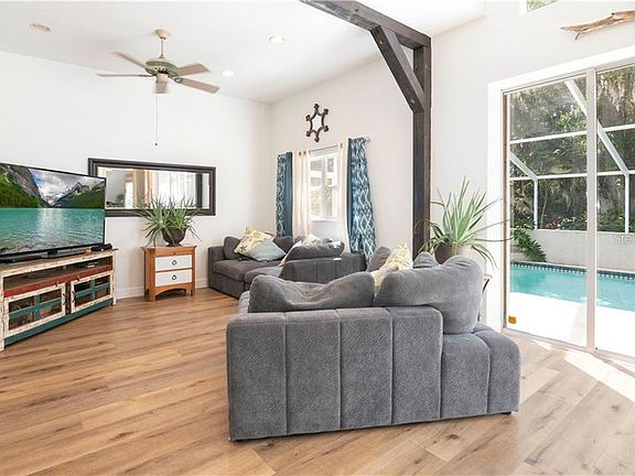 4th image of 1013 Greystone Ln