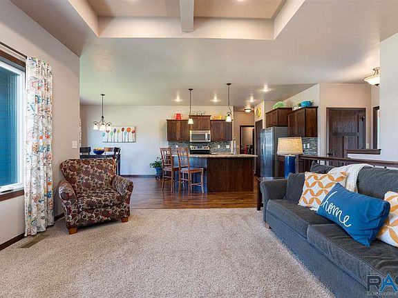 4th image of 504 Juniper Cir