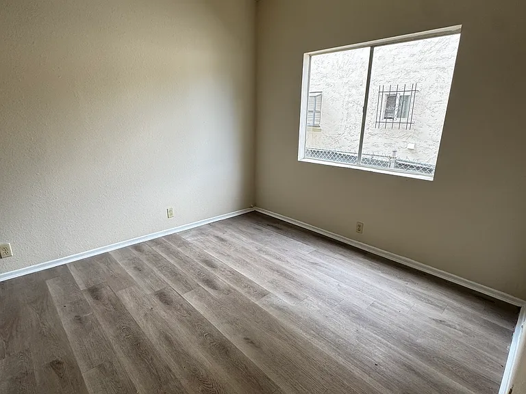 2209 Crenshaw Blvd #106 — Photo 8