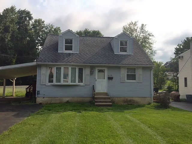 620 F Ave photo 1