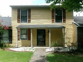 1st image of 120 Sandalwood Cir