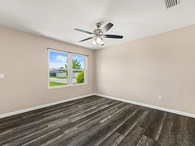 2716 Oak Hammock Dr — Photo 6