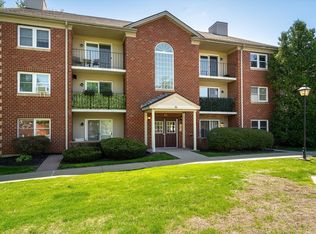 16 Maple Crest Cir APT K, Holyoke, MA 01040