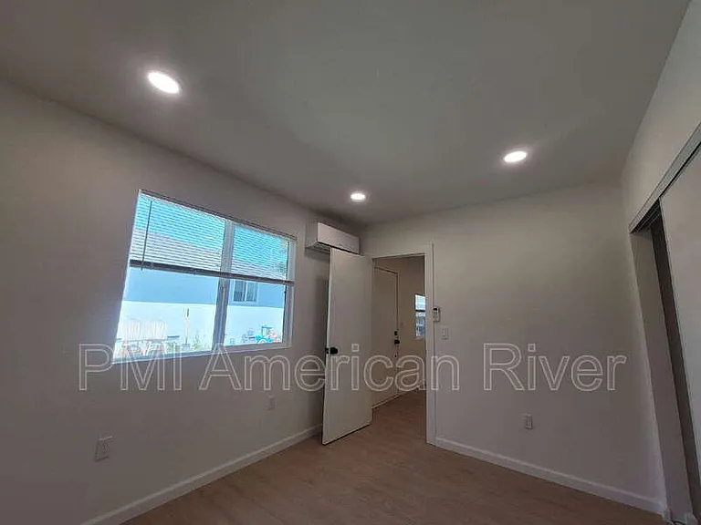 5403 Martin Luther King Jr Blvd — Photo 10