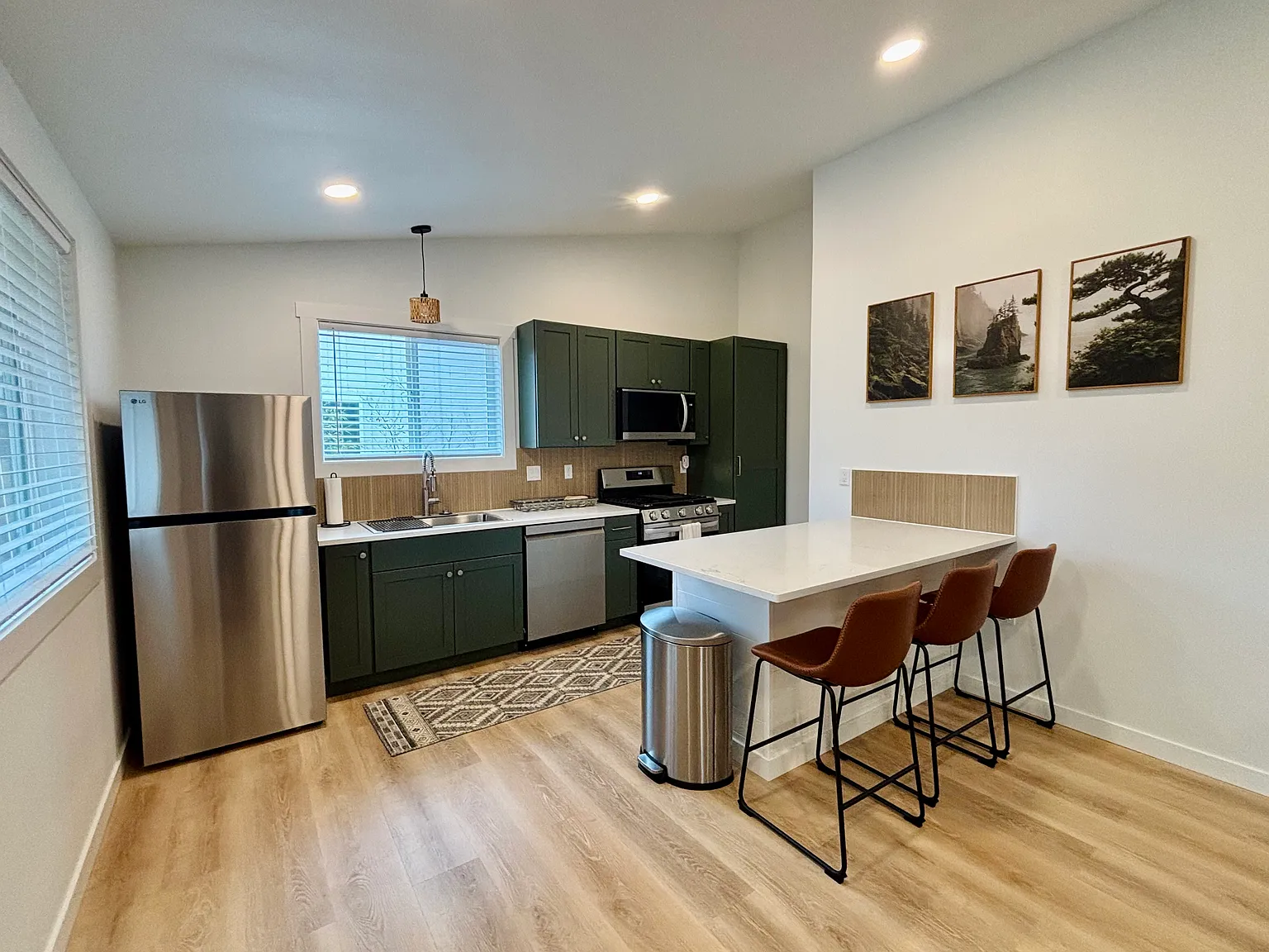 2 bed, 900 sqft, $2,750 — Photo 2