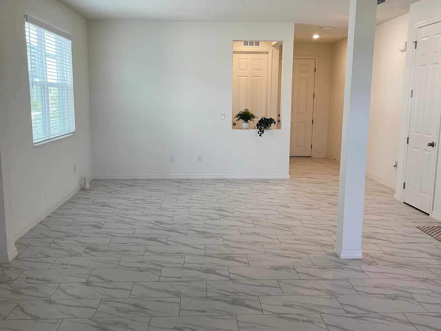 5 bed, 3075 sqft, $3,599 — Photo 2