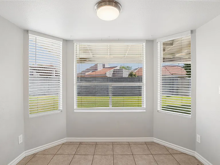 737 W El Prado Rd — Photo 10