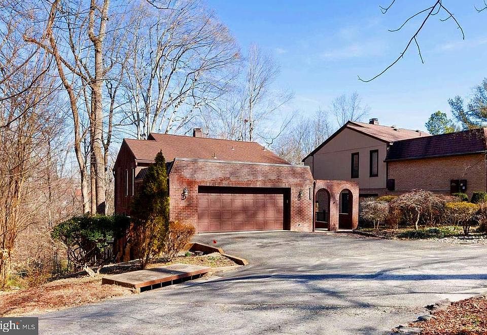Primo corner lot in with tons of privacy.