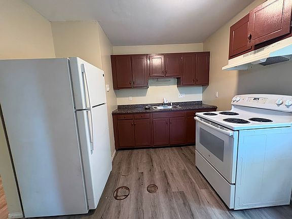 2nd image of 240 Sheffield Ave #B1b