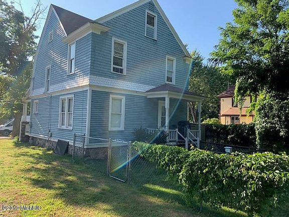 3rd image of 1115 Newell Pl