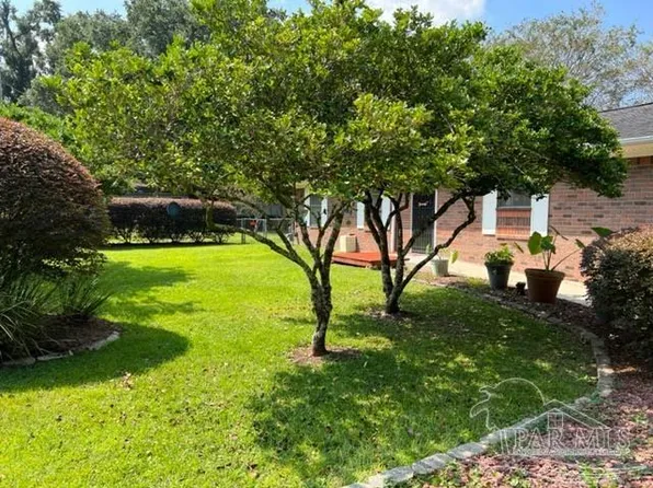 7811 Sabra Dr, Pensacola, FL 32514