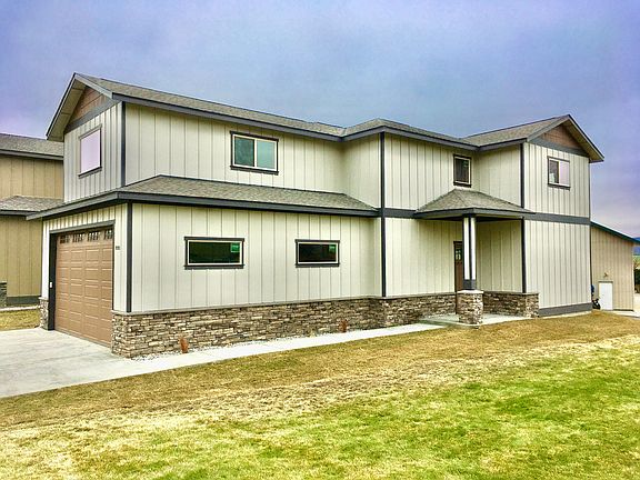 3rd image of 9392 Yakima Ln NW