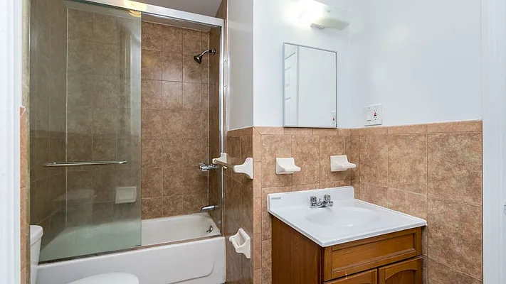 Rented by Nooklyn NYC LLC | media 49