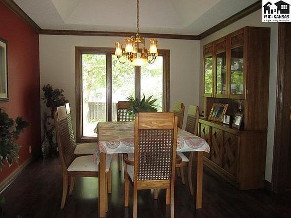 4th image of 108 Road Runner Ln