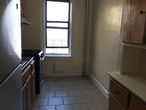 2nd image of 388 Midwood St APT 6O