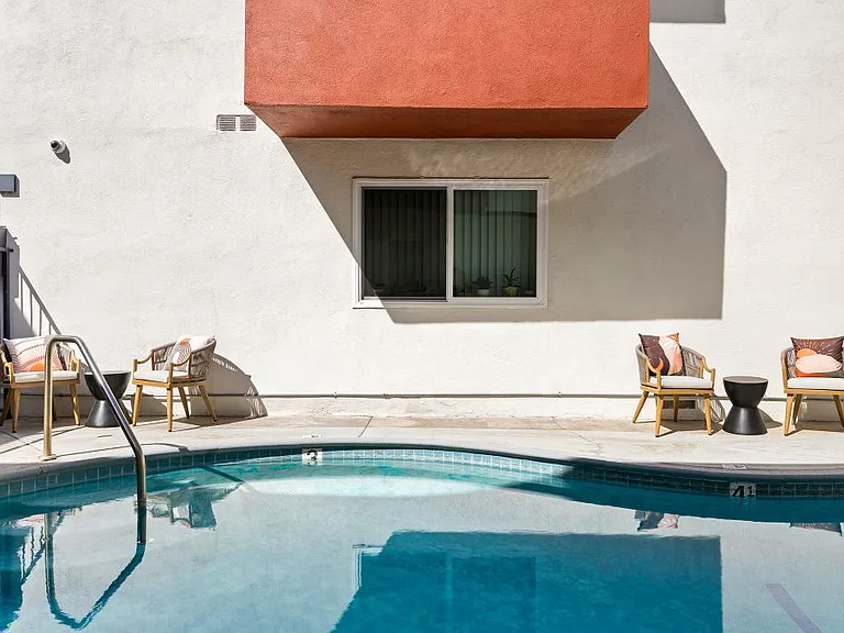 Kling Trio Apartments — Photo 29