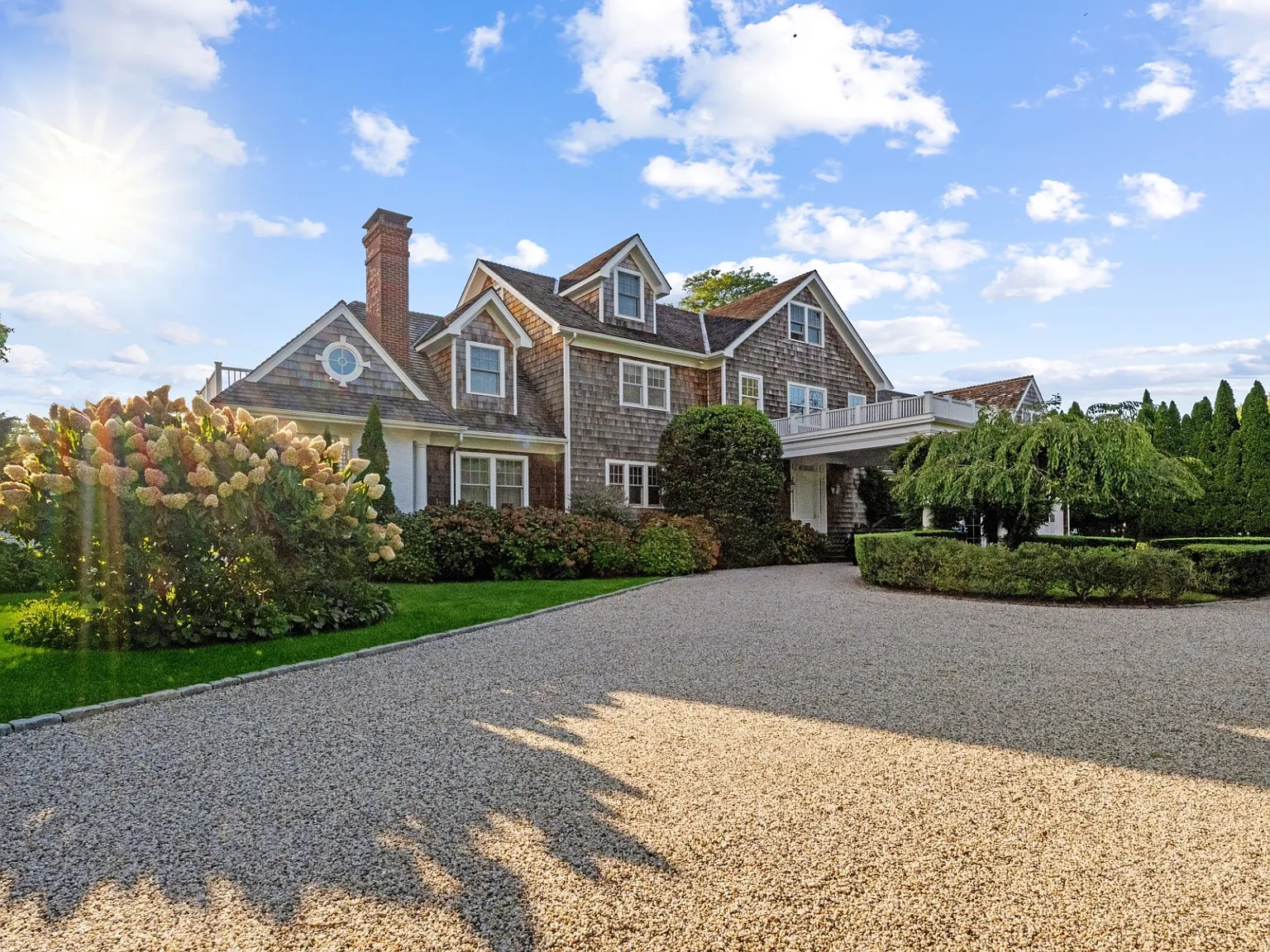 Wonderful Estate in the Heart of Southampton Village — Photo 1