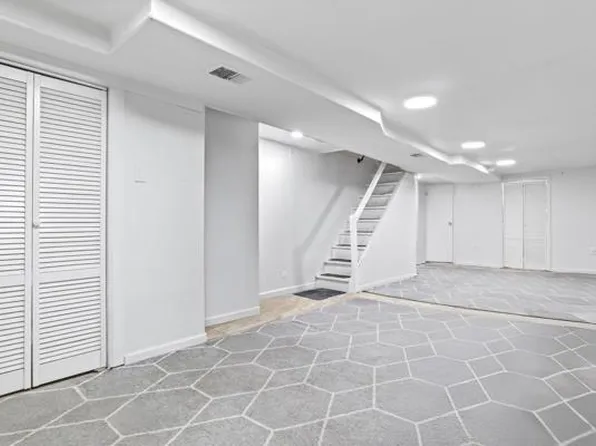 74 Atlantic Street image 23 of 37