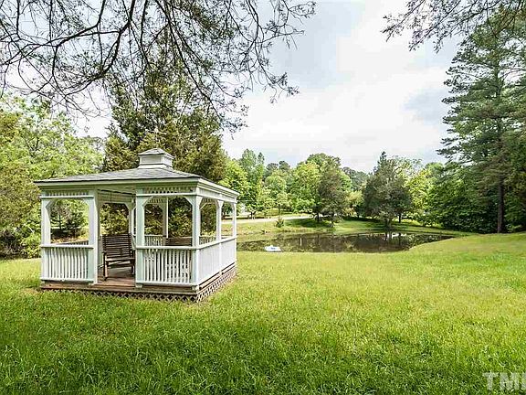3rd image of 3709 Knollwood Dr