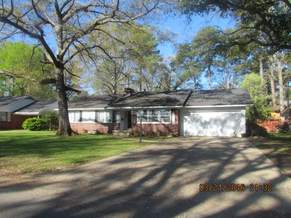 900 Walnut St, Hamburg, AR 71635