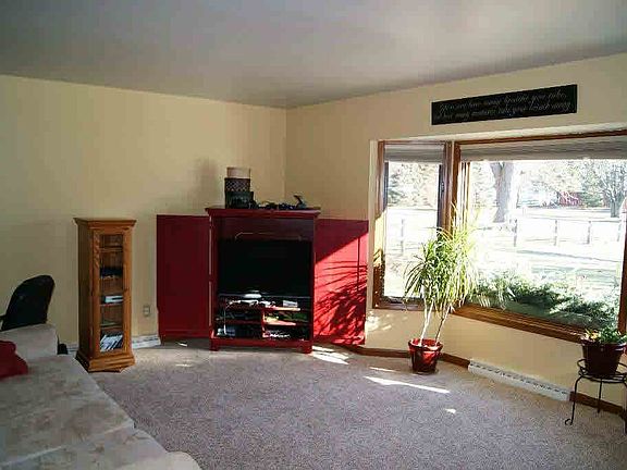 5th image of 7573 Comstock Dr