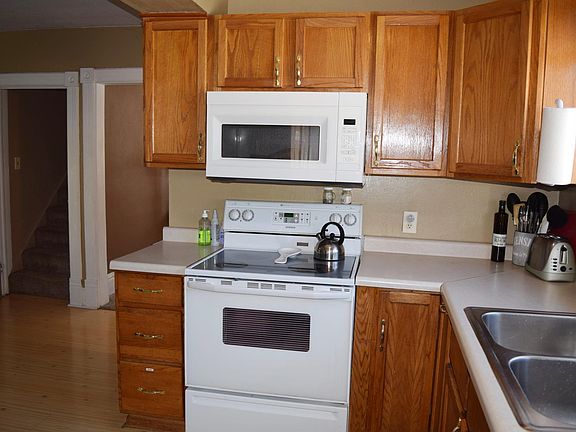 5th image of 476 Hillsdale St