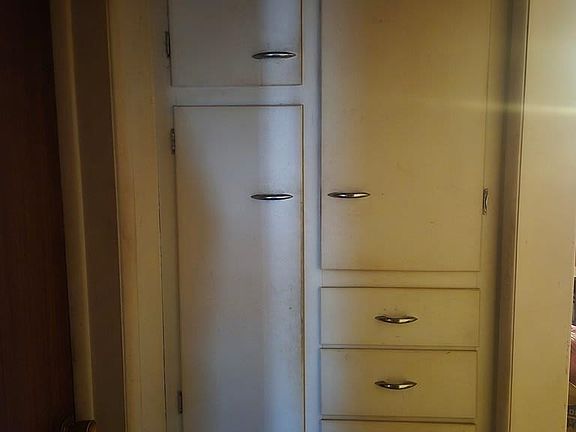 4th image of 1101 Edison Ave