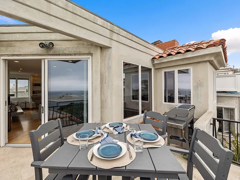 121 Marine Pl — Photo 17