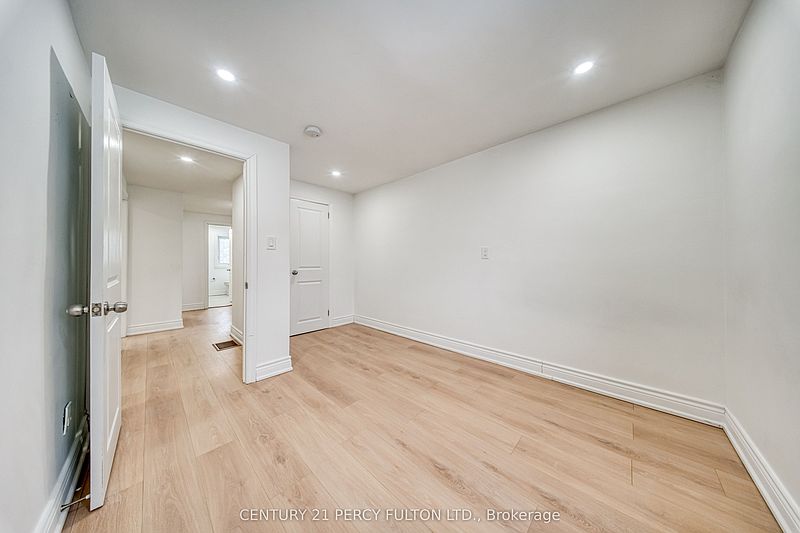 Toronto House for rent - 4 Bedrooms — photo 20