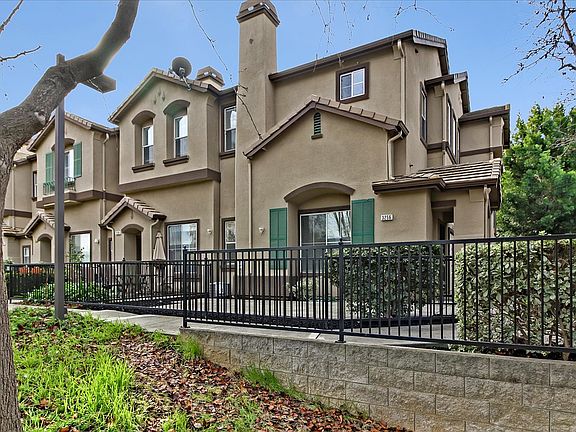 2nd image of 3256 Shiraz Pl