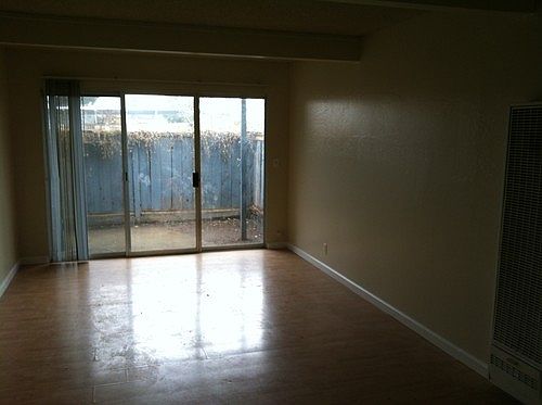 1st image of 1149 Roewill Dr APT 3