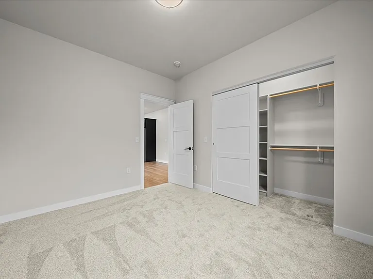 7404 N Paw St — Photo 16