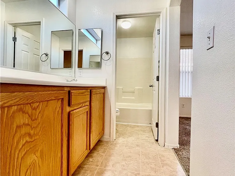 11901 Fairfax Ridge St — Photo 24