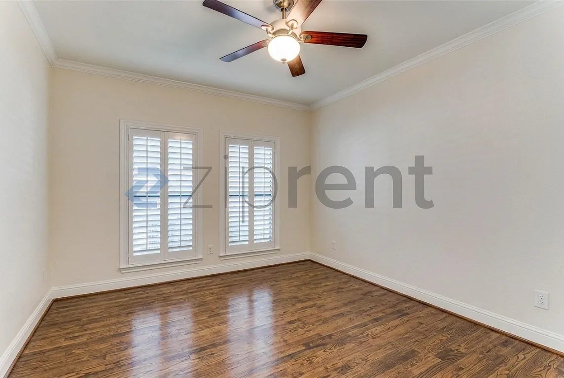 2 bed, 2.5 bath, 2070 sqft, $4,300 — Photo 3