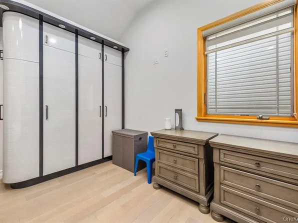 158-18 77th Avenue image 10 of 27