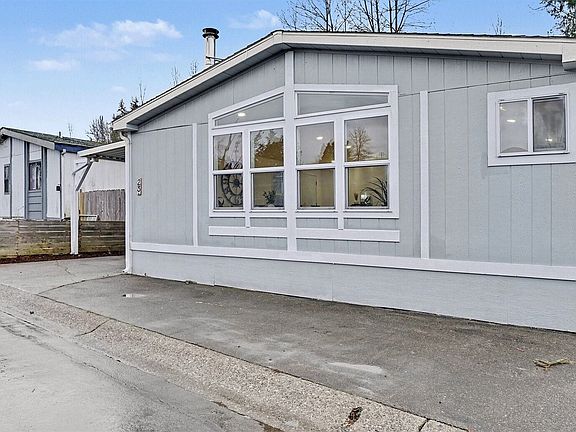 3rd image of 704 87th Avenue NE #23